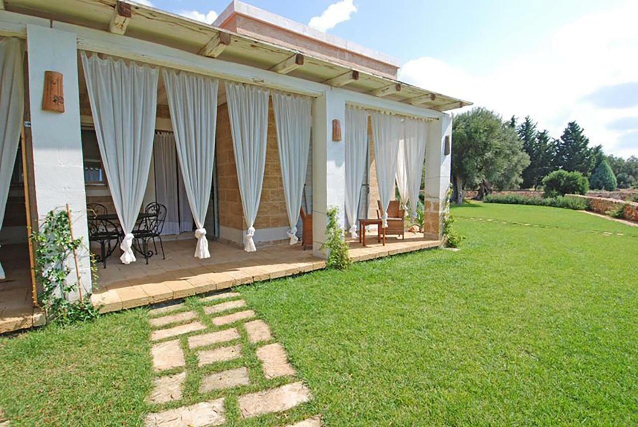 Апарт отель Casa Vacanze La Corte Торре-Вадо Экстерьер фото