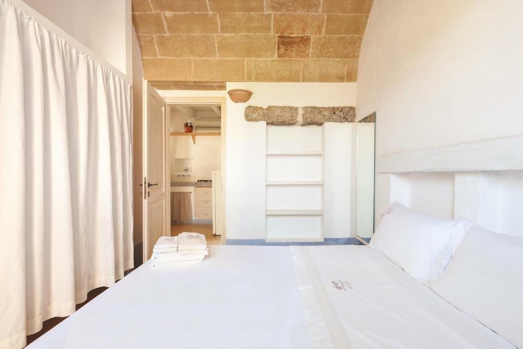 Апарт отель Casa Vacanze La Corte Торре-Вадо Экстерьер фото