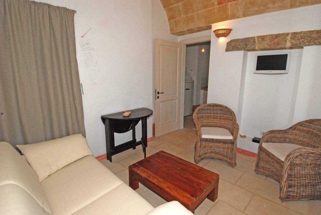 Апарт отель Casa Vacanze La Corte Торре-Вадо Экстерьер фото